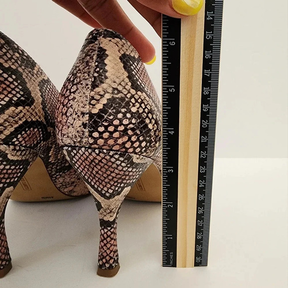 Vince Camuto Women Pointed Toe Slip On Snake Embossed Leather High Heels, sz 8.5 - Picture 8 of 16